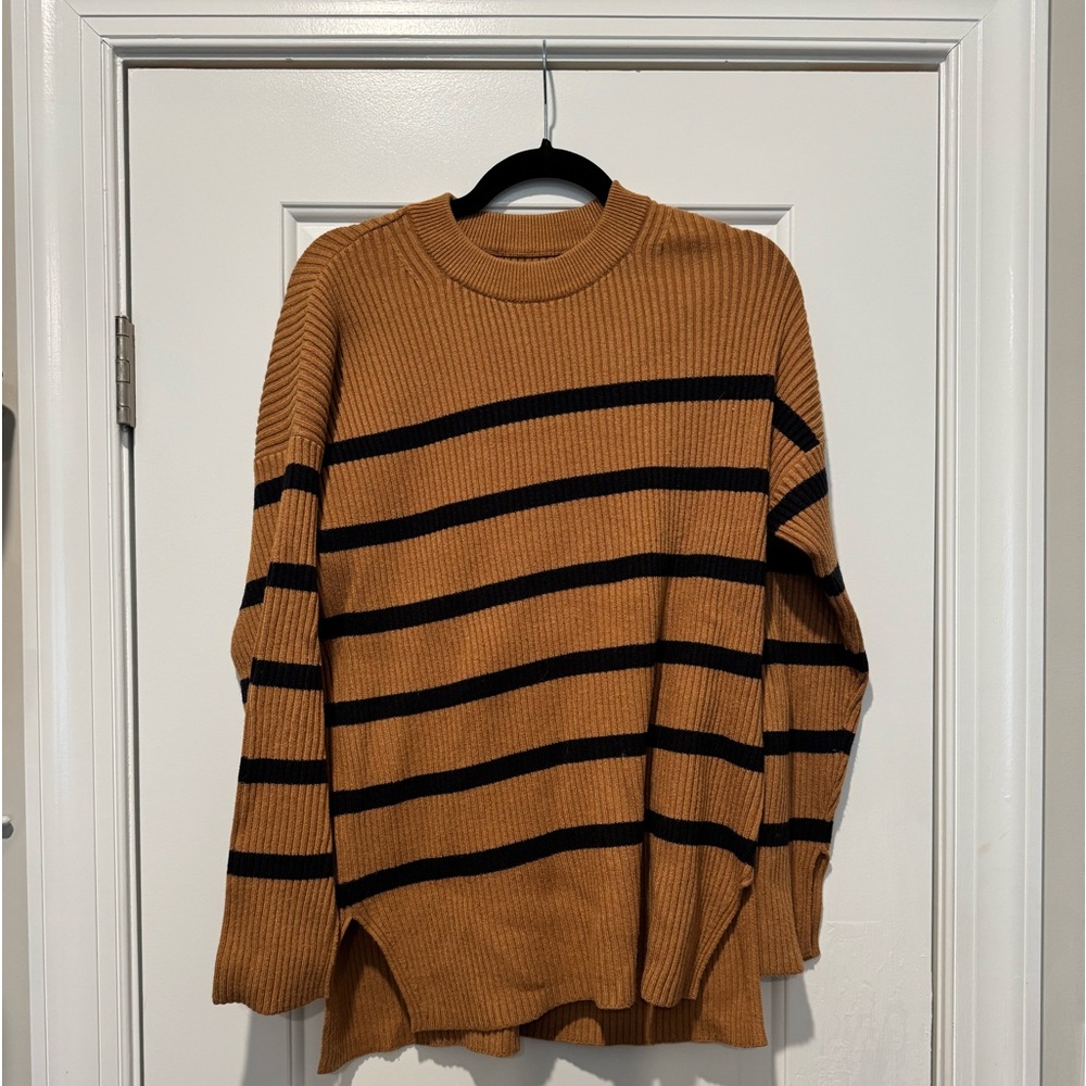SOFT A&F collection striped sweater